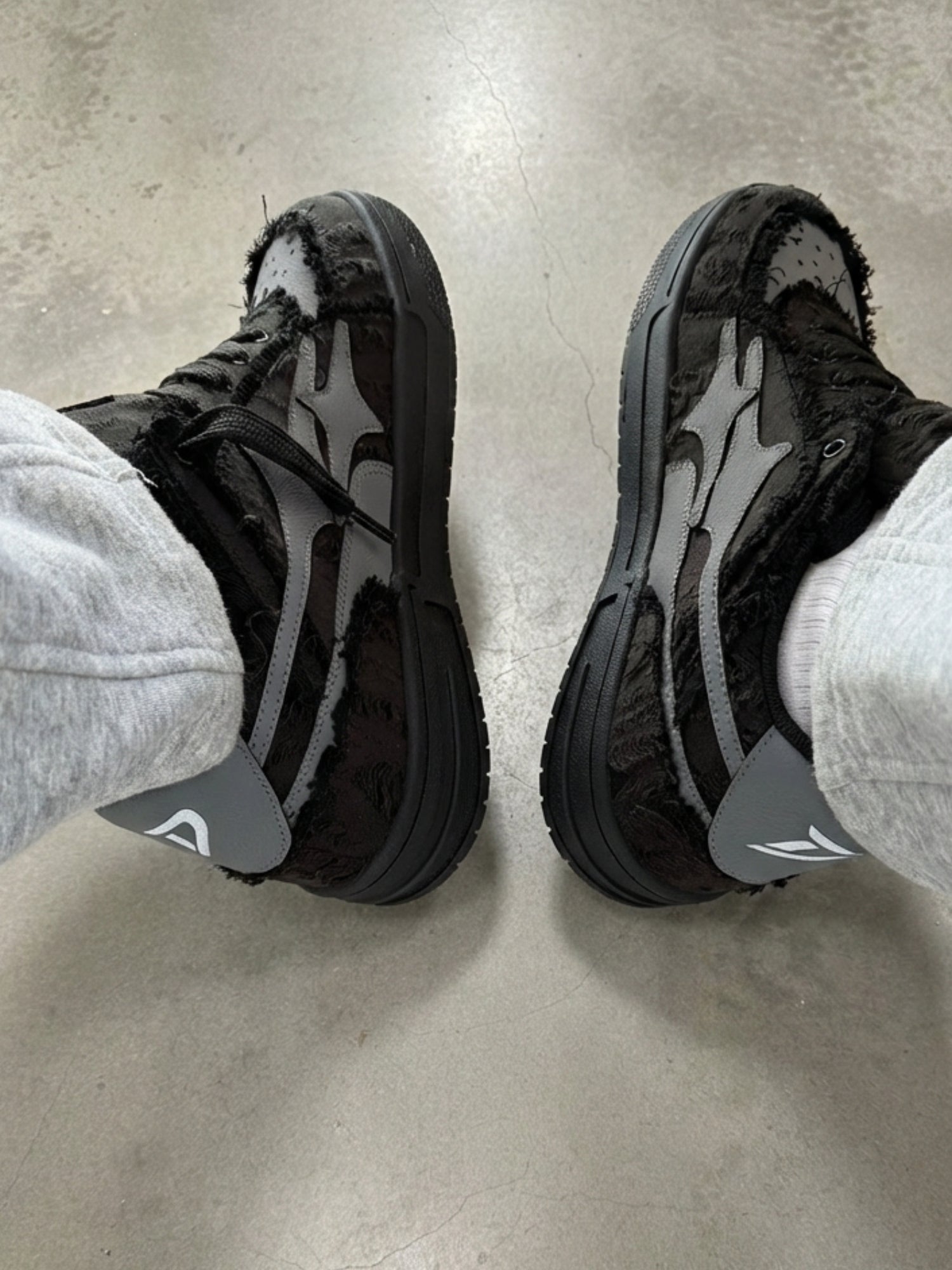 DCRB Broken Black Sneakers