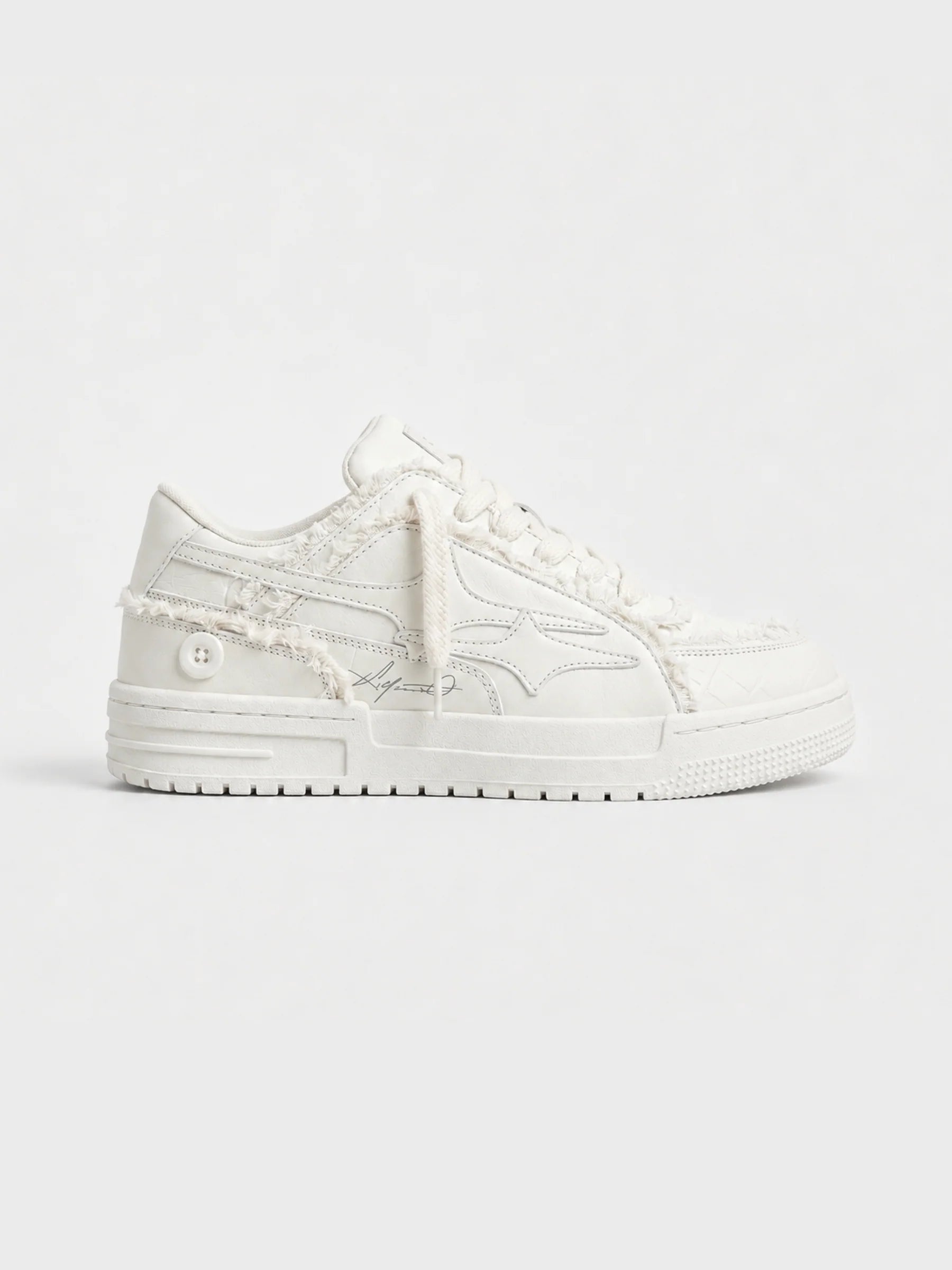 DCRB Broken Creme Sneakers
